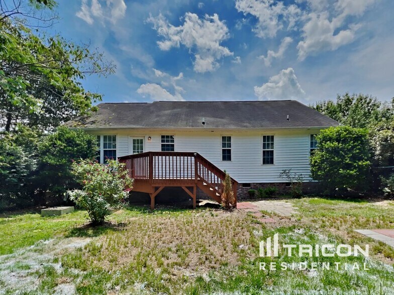 Building Photo - 7917 Wilson Pond Ln