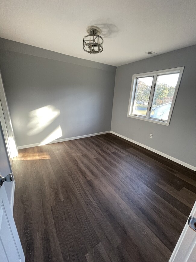 Building Photo - 530 N Curlew Rd