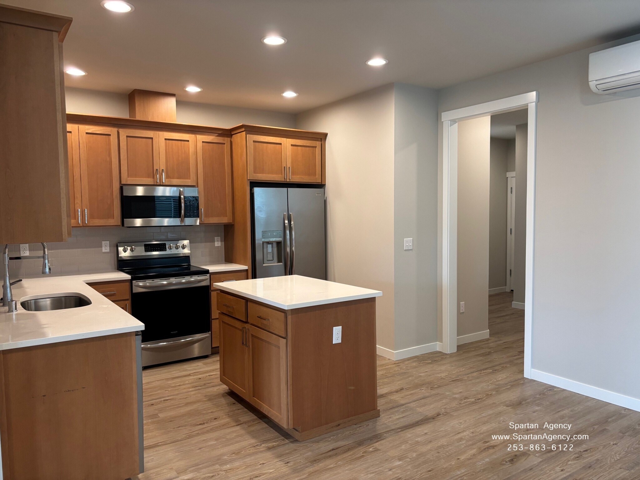 Building Photo - 507 15th St SE