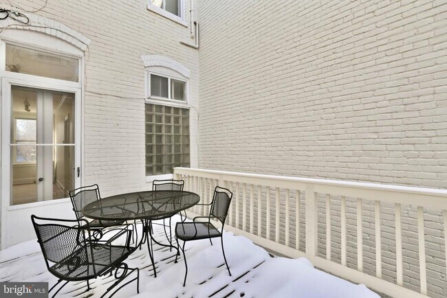 Building Photo - 1635 35th St NW