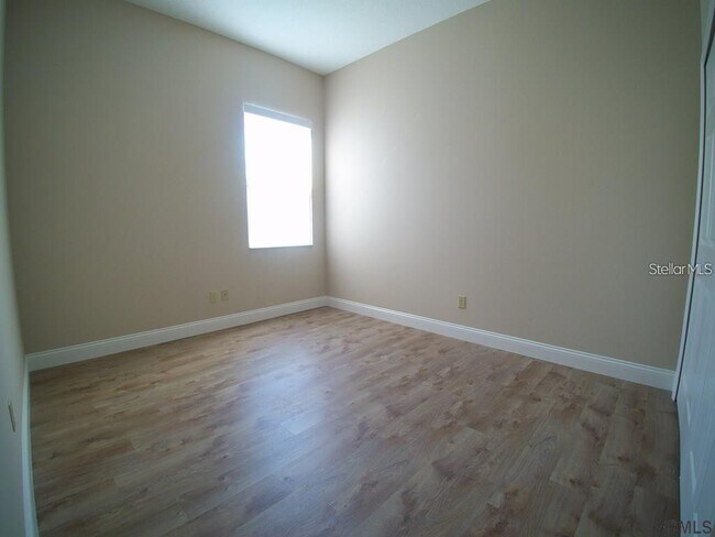 Building Photo - 13 Wood Amber Ln