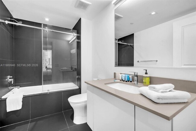 Building Photo - 1600 NE 1st Ave