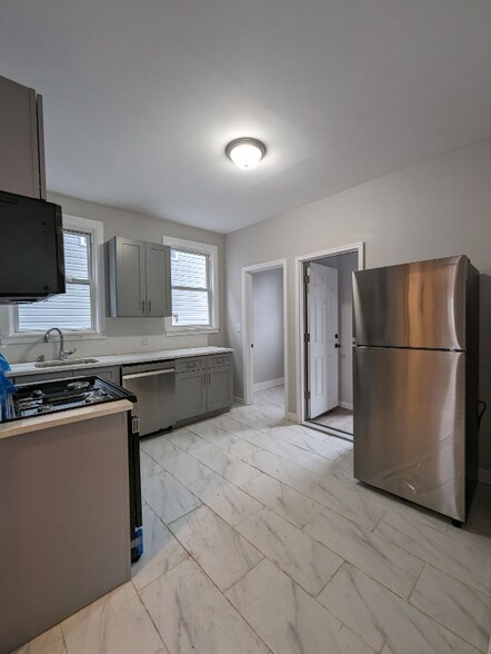 Building Photo - 59 N 15th St