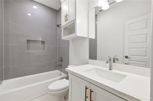 Building Photo - 1201 Waterfall Ave