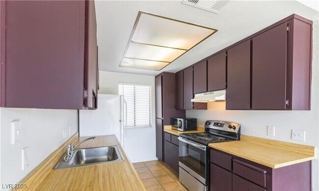 Building Photo - 4380 Gannet Cir