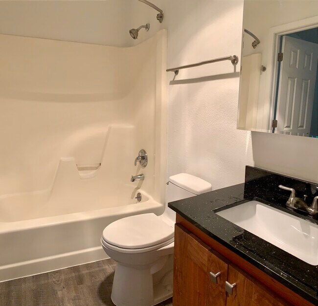 Building Photo - 12626 Ne 118th St, Apt 3