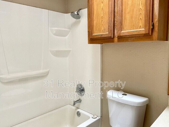 Building Photo - 8710 California Dr