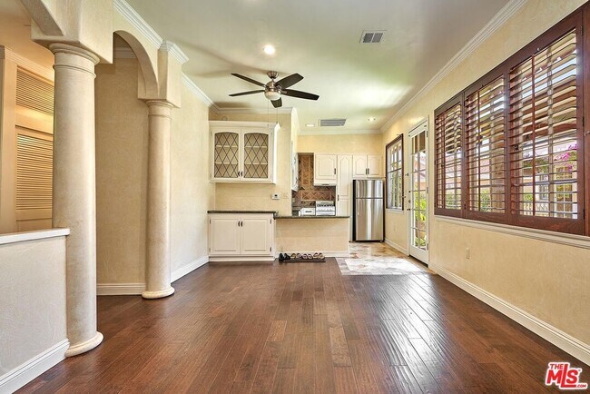 Building Photo - 424 N Arden Blvd