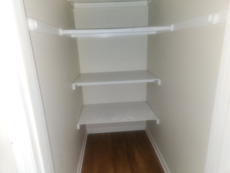 Building Photo - 96 Broughton Ave