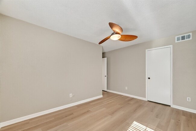 Building Photo - 781 Country Pl Dr