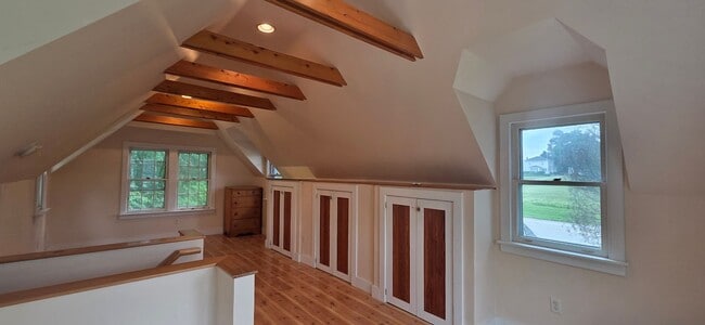 Building Photo - 13497 Center Rd