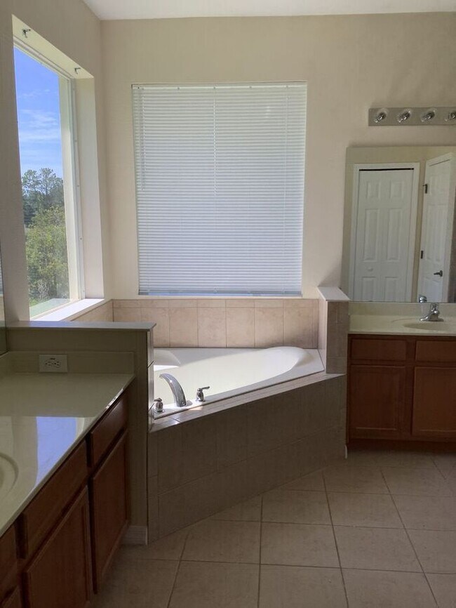 Building Photo - $200 off 1st mo rent! NEWBURY PARK -9157 Leeland Archer Blvd. Orlando, FL 32836