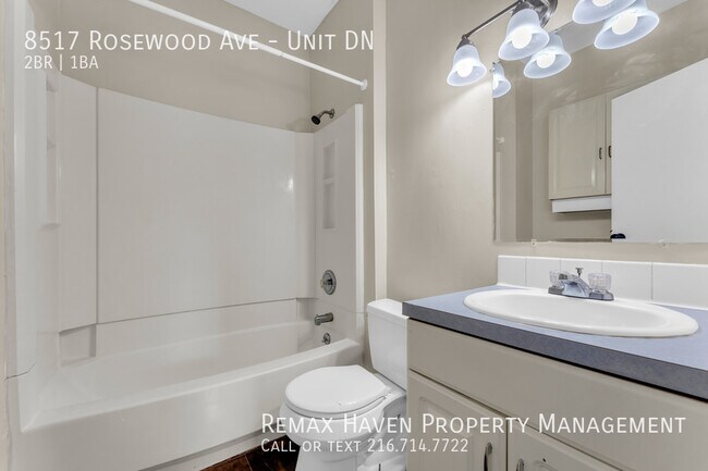 Building Photo - 8517 Rosewood Ave