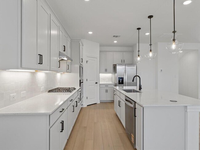 Building Photo - 633 Runnel Dr