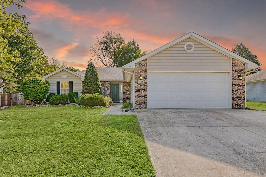 Building Photo - 3628 Lupine Dr