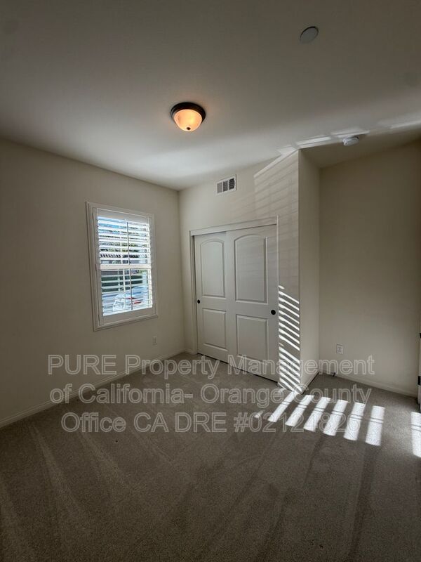 Building Photo - 15 Galan St