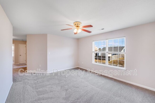 Building Photo - 7020 Bullock Dr