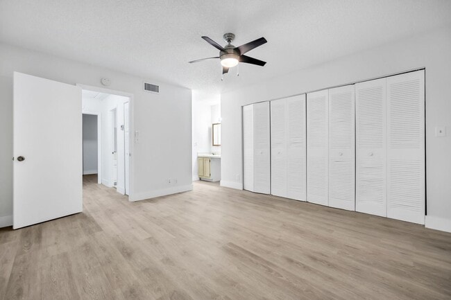 Building Photo - Charming 2BR Townhome with Private Patio – Ready for You!