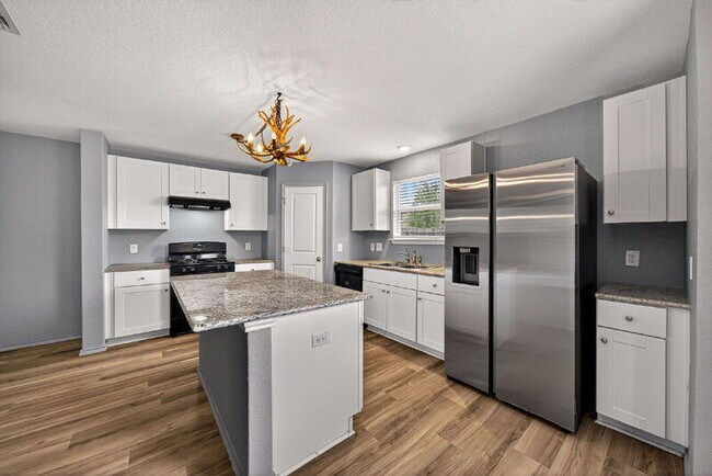 Building Photo - 15551 Crimson Topaz