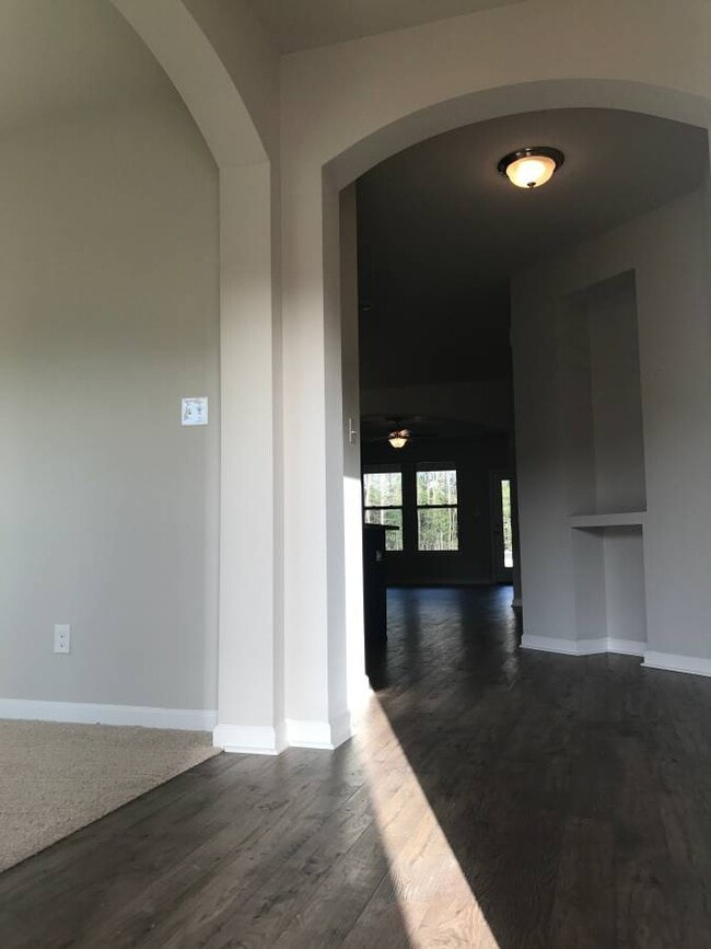 Building Photo - 39534 Legacy Lake Dr