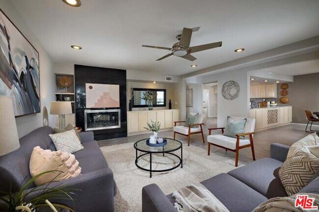 Primary Photo - 2552 Navarra Dr