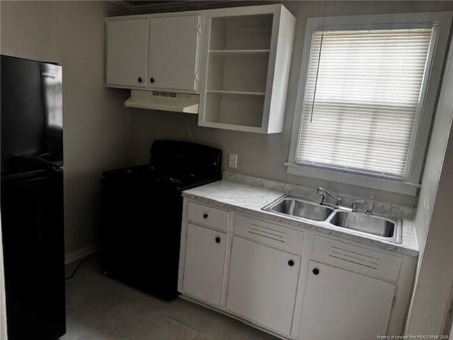 Building Photo - 1009 Cherry St