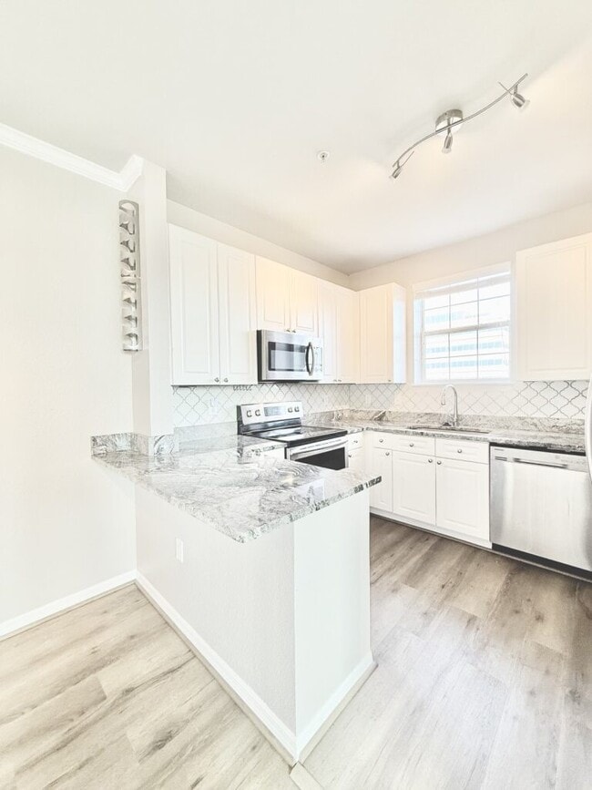 Building Photo - 4221 W Spruce St