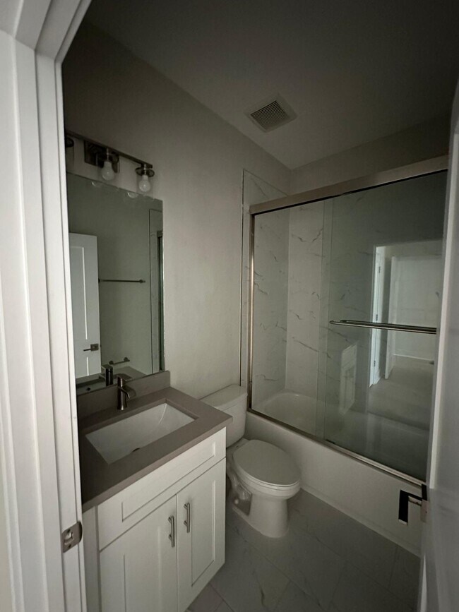 Building Photo - 140-833 Calla Terrace N