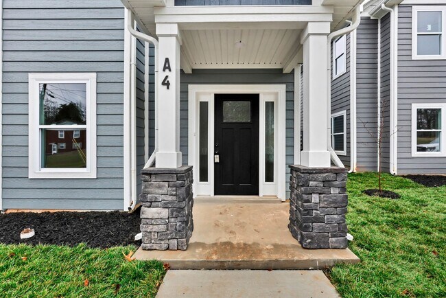 Building Photo - 180 Clay Ridge Dr