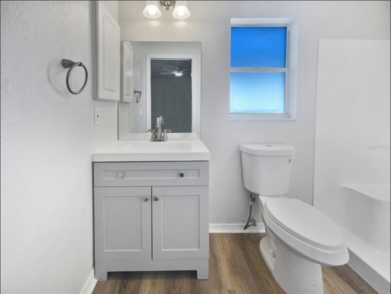 Building Photo - 3053 Draper Terrace