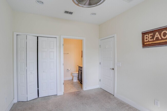 Building Photo - 510 Captiva Dr