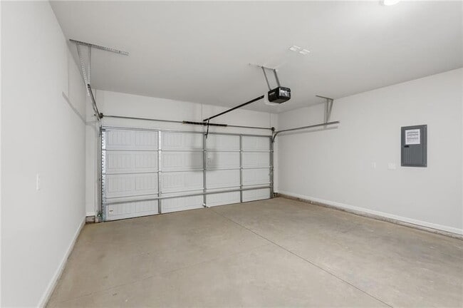 Building Photo - 2206 Chant St