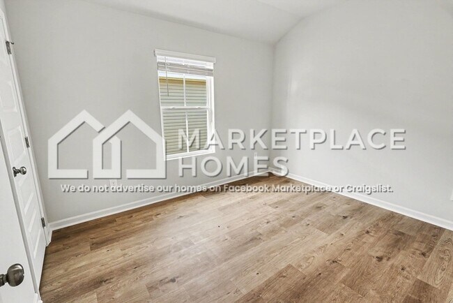 Building Photo - 1716 Amber Ave
