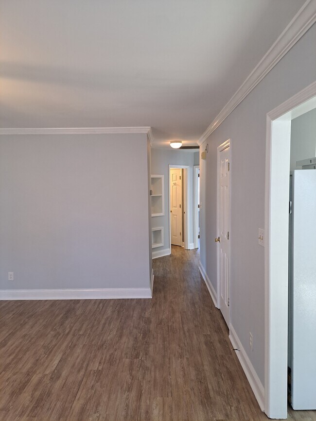 Building Photo - 4314 McClelland Dr