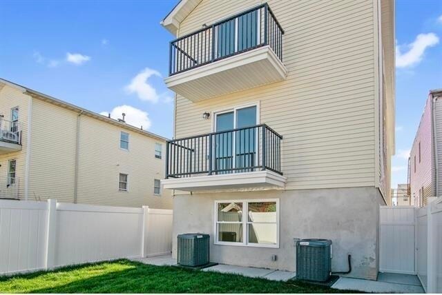 Building Photo - 81 W 20th St