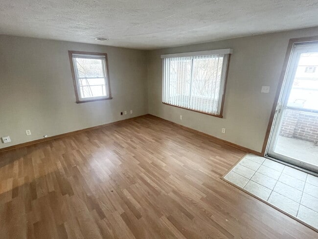 Building Photo - 2BR Eastside House