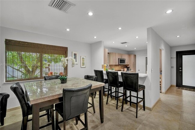 Building Photo - 3996 Estepona Ave