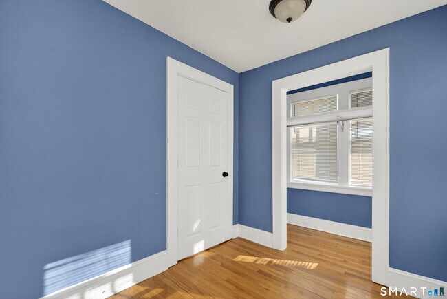 Building Photo - 1442 Wood Ave