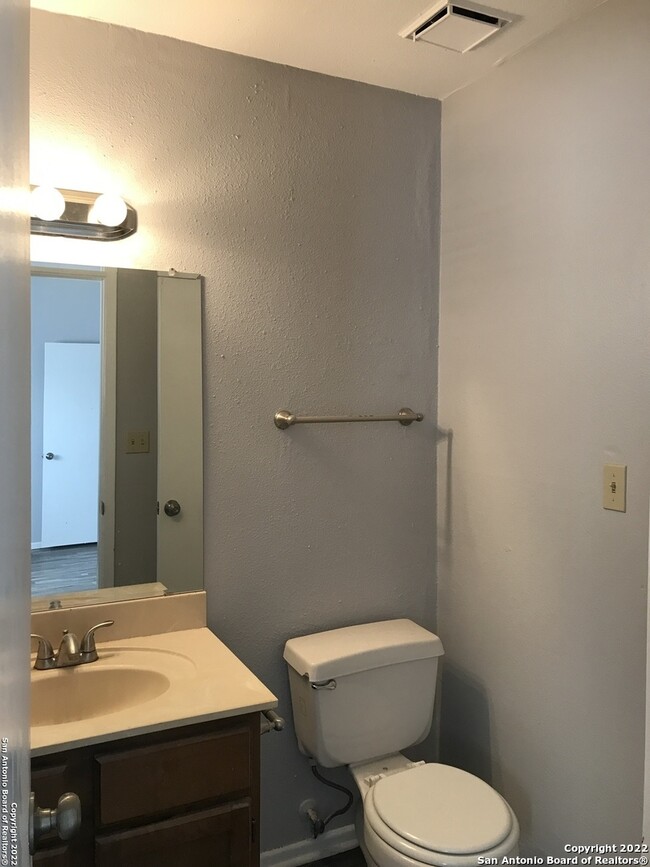 Building Photo - 514 Kellys Way