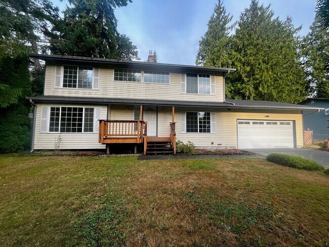 Building Photo - 7465 Navajo Trail NE