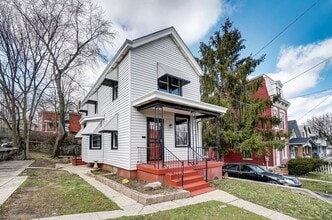 Building Photo - Updated 3 Bed 1 Bath in Price Hill!