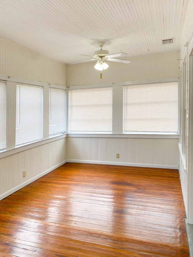 Building Photo - 1802 Tangerine St