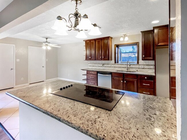 Building Photo - 706 S Diamondhead Blvd