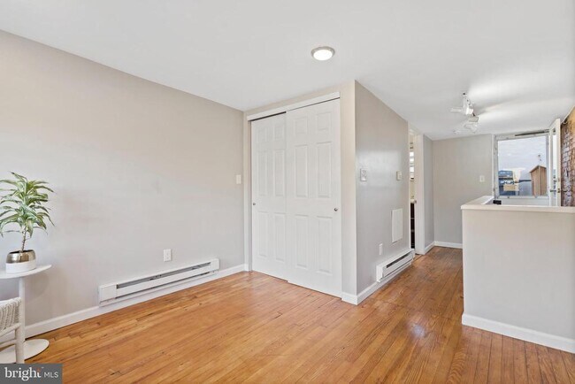 Building Photo - 1836 Memphis St