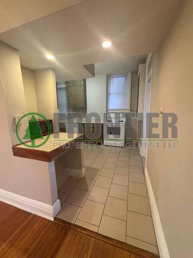 Building Photo - 3939 Magnolia Ave