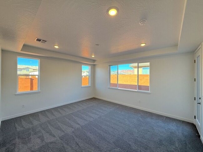 Building Photo - New 3 bed, 2.5 bath with 2 car garage home