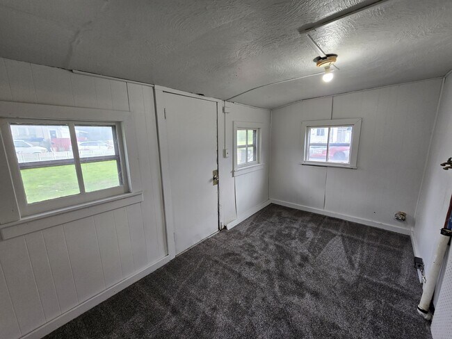 Building Photo - 425 Glenwood St