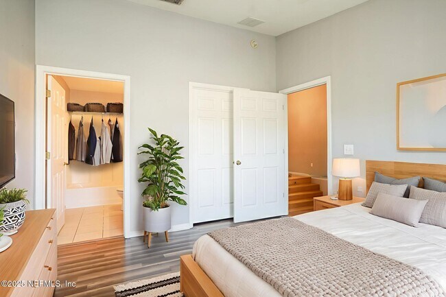 Building Photo - 6860 Skaff Ave