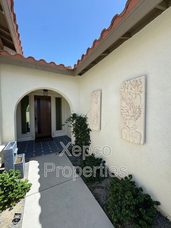 Building Photo - 74635 Tesla Dr