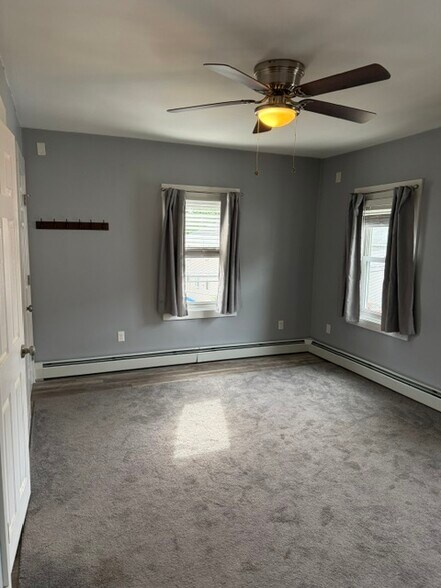 Building Photo - 98 Maplewood Ave